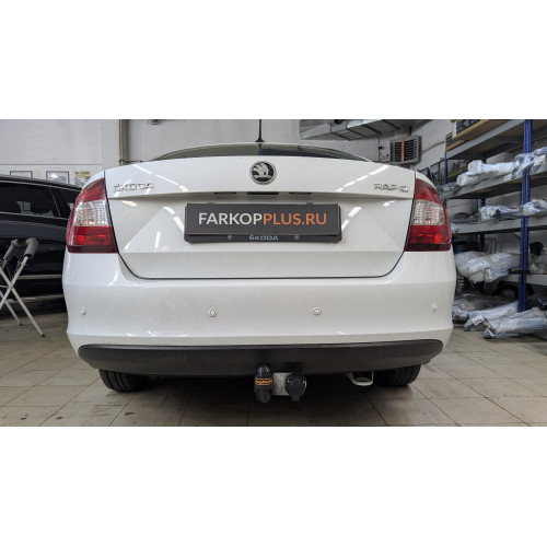 Фаркоп Avtos на SKODA Rapid 2012-2020 Арт.VW 33 (тянет до 750 кг)
