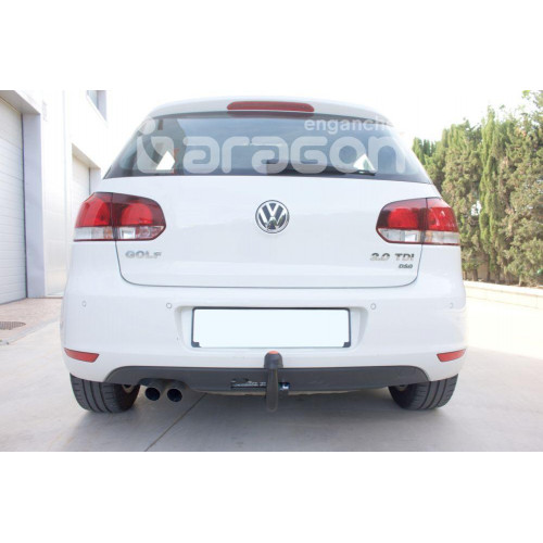 Фаркоп ARAGON на VOLKSWAGEN Golf 2008–2012  Арт. E6700DV 