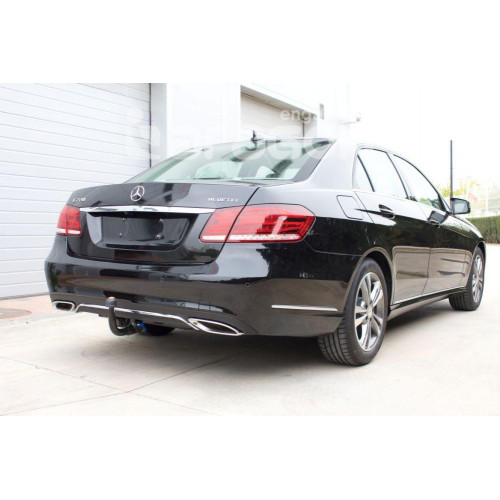Фаркоп ARAGON на MERCEDES E-class 2009–2016  Арт. E4115CV (W212 седан)